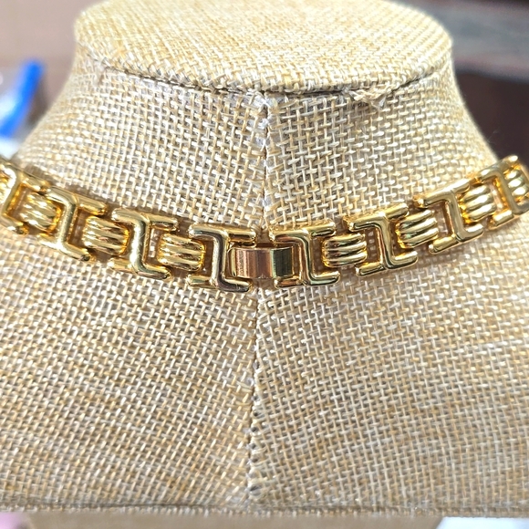 Two Tone Elephant Medallion Articulated Panel Torque Choker Necklace - Picture 4 of 6